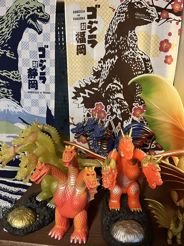 【小惡魔驫到成功】哥吉拉來襲！高雄鹽埕「怪獸喫茶」咖啡店