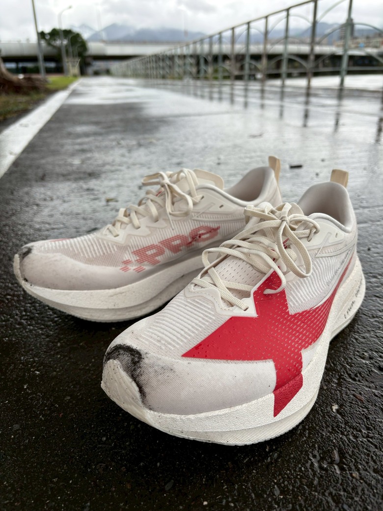 點我看大圖 《跑鞋開箱》無板也強悍:特步xtep「兩千公里 5.0 PRO 」旗艦競訓鞋實測!