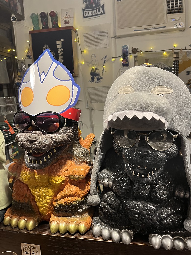 【小惡魔驫到成功】哥吉拉來襲！高雄鹽埕「怪獸喫茶」咖啡店