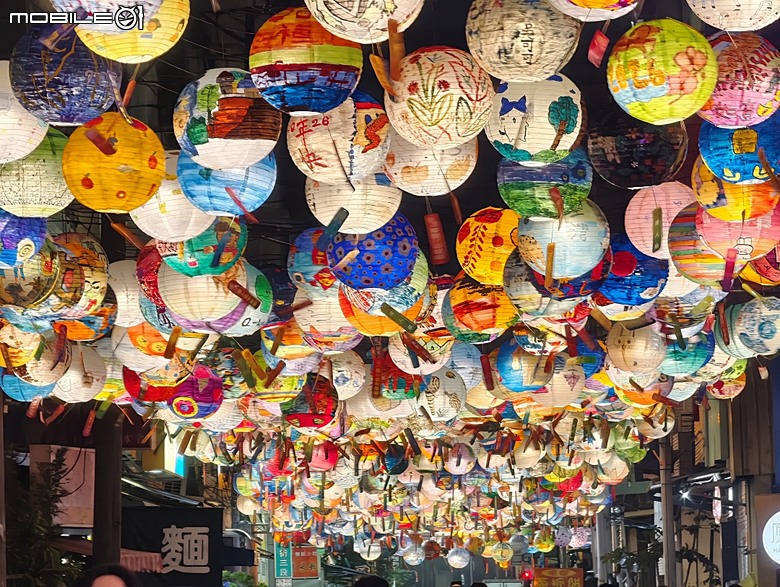 【小惡魔驫到成功】普濟殿燈會與馬年神農街花燈展,過年來臺南賞燈海 — 2026年新年走春 第二站
