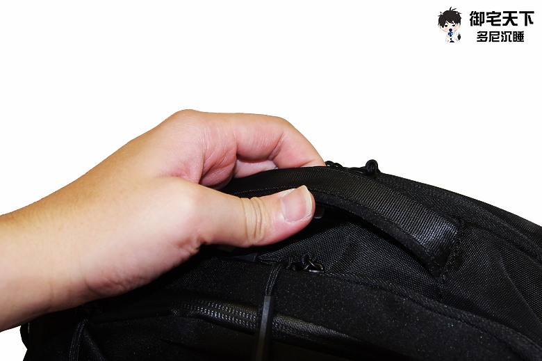 開箱｜【Targus 泰格斯】TBB657GL 15-16” Work+&trade; EcoSmart&reg; 背包 - 低調好用，有著極好筆電收納設計！