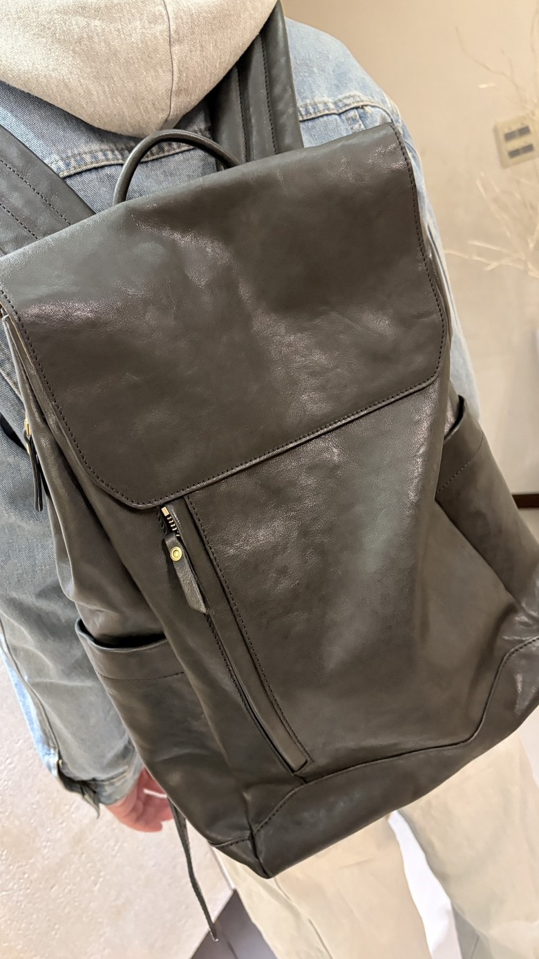 購入思綢織鹿的後背包