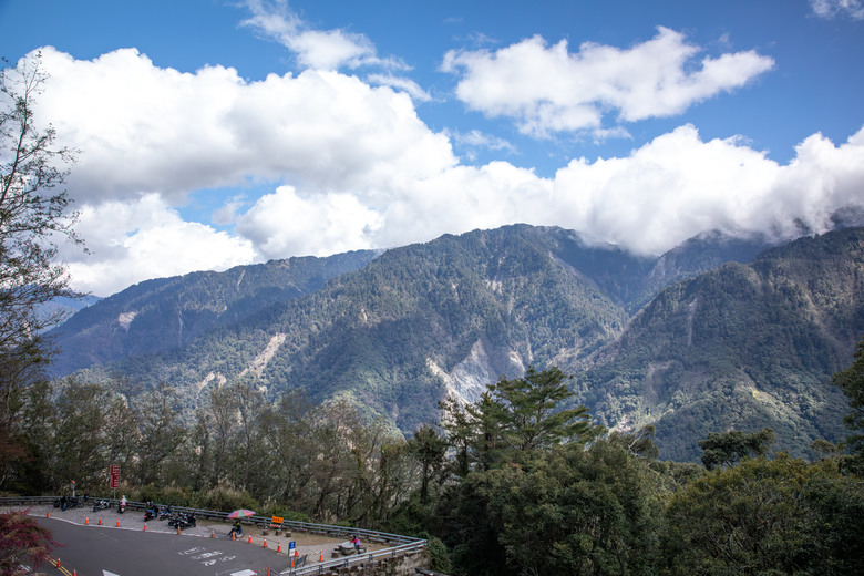 點我看大圖 通往雲海之路,山的盡頭是南橫啞口