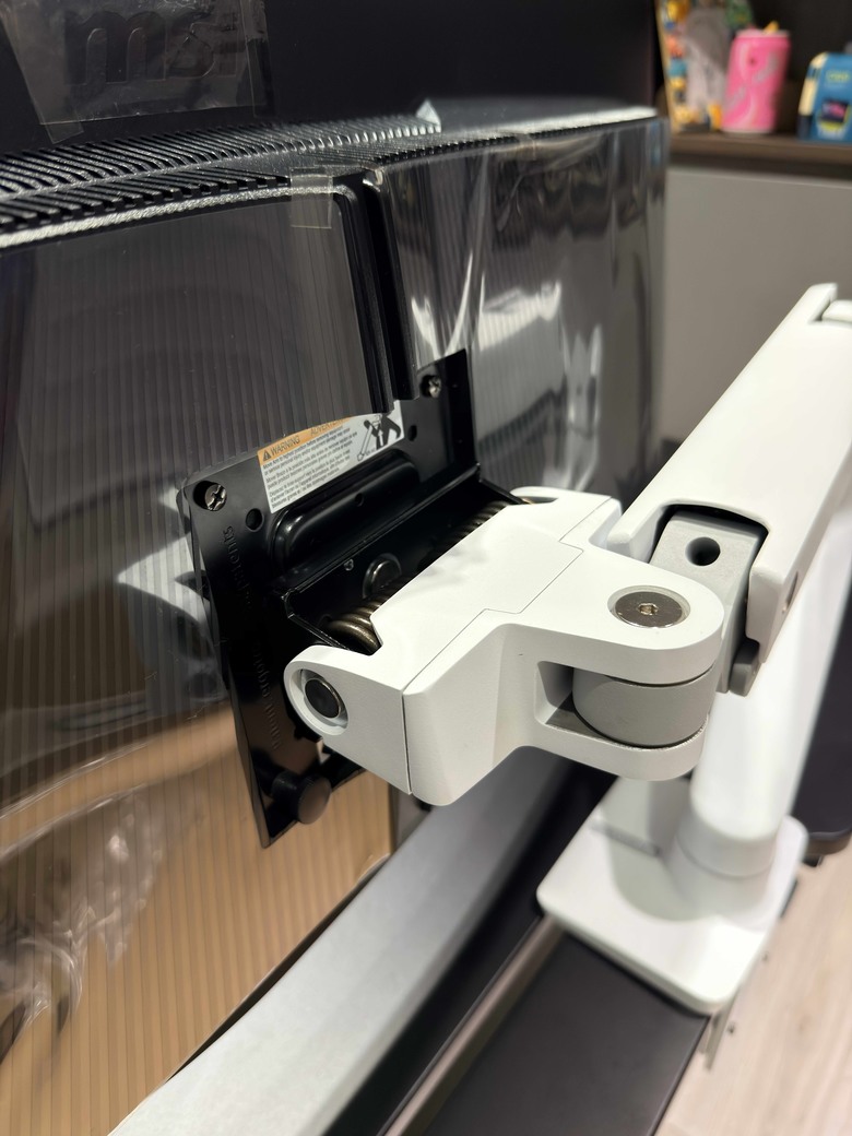 開箱&分享 IKEA升降電競桌＆Ergotron HX 螢幕支架