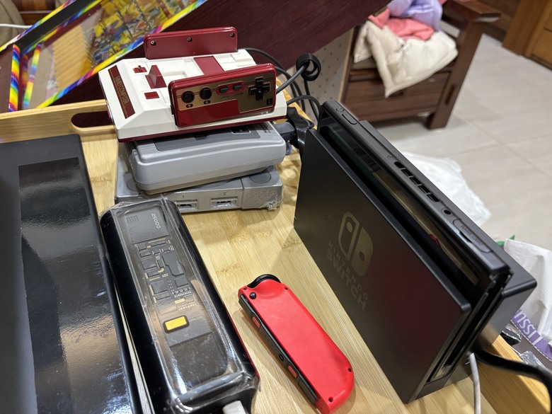 過年怎麼回收小孩壓歲錢？當然是在家裡開電動間啊！