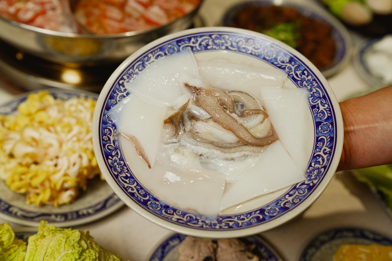 【台南】東北酸白菜火鍋｜大小朋友都愛喝的天然回甘湯頭！老師傅天然釀造酸白菜｜安平東北酸白菜火鍋