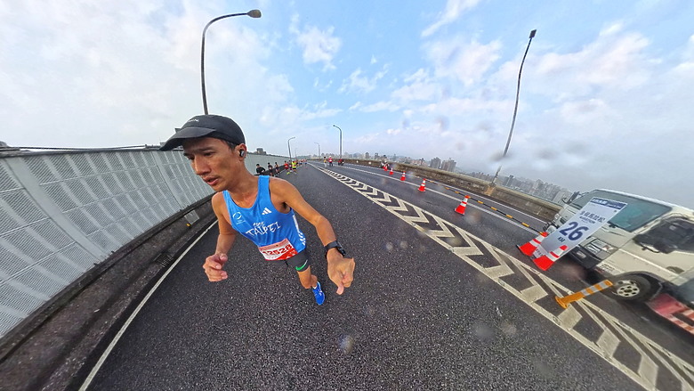 (映像運動) “2025臺北馬拉松 EP3”找回成功挑戰初馬的感動in 2025臺北馬拉松 42k(天氣：陰雨、起跑氣溫：20、濕度：84%)