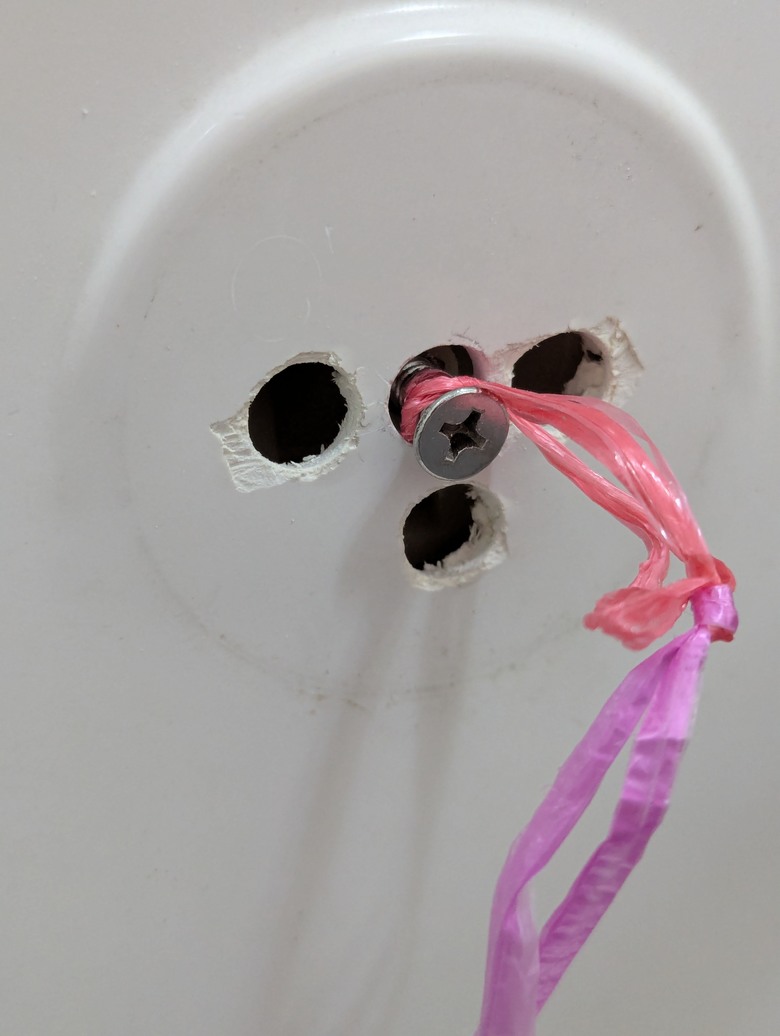 維修HCG和成浴缸下排水管