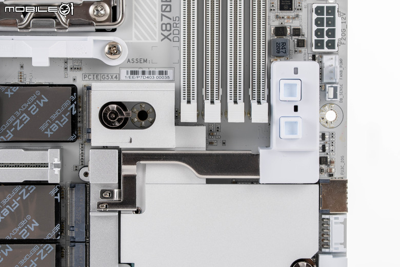 技嘉 X870E AORUS MASTER X3D ICE 主機板開箱實測 以完整周邊配置搭配 AI 加速性能