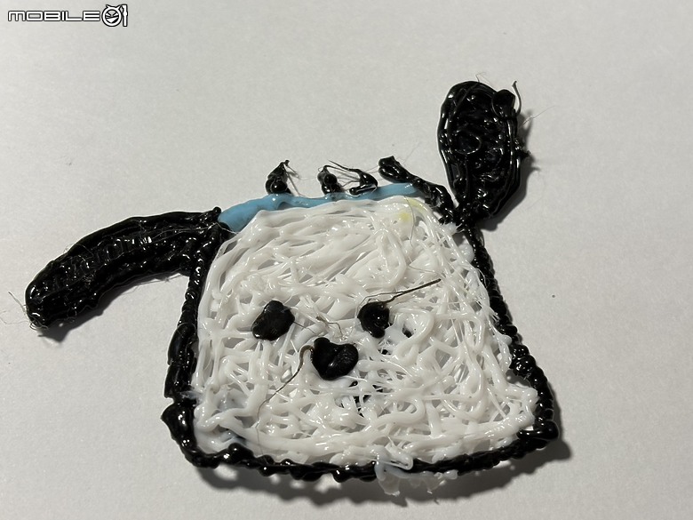 孩子們的3D列印筆作品集合,包括貓掌、西瓜等