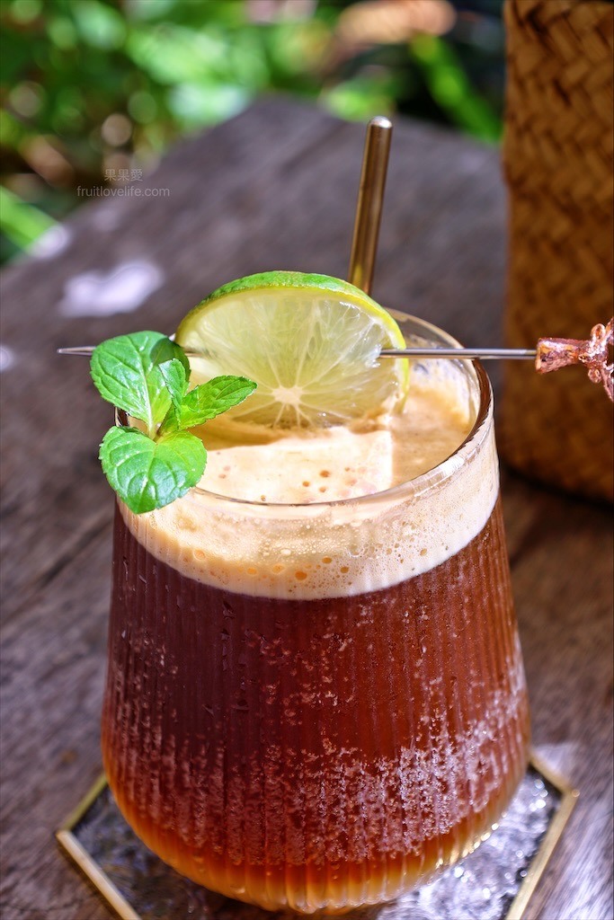 漂浮冰咖啡醒獅、祥龍相當吸睛,還有以勇字拉花來結合白沙屯