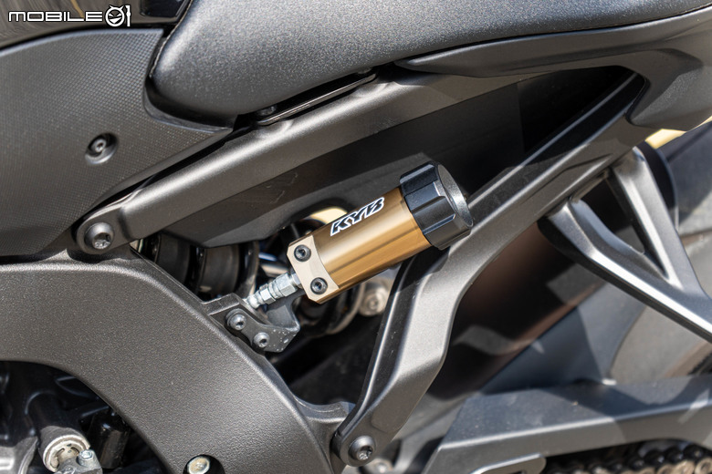 YAMAHA YZF-R9 試駕｜三缸新浪潮正式開啟跑車新紀元。