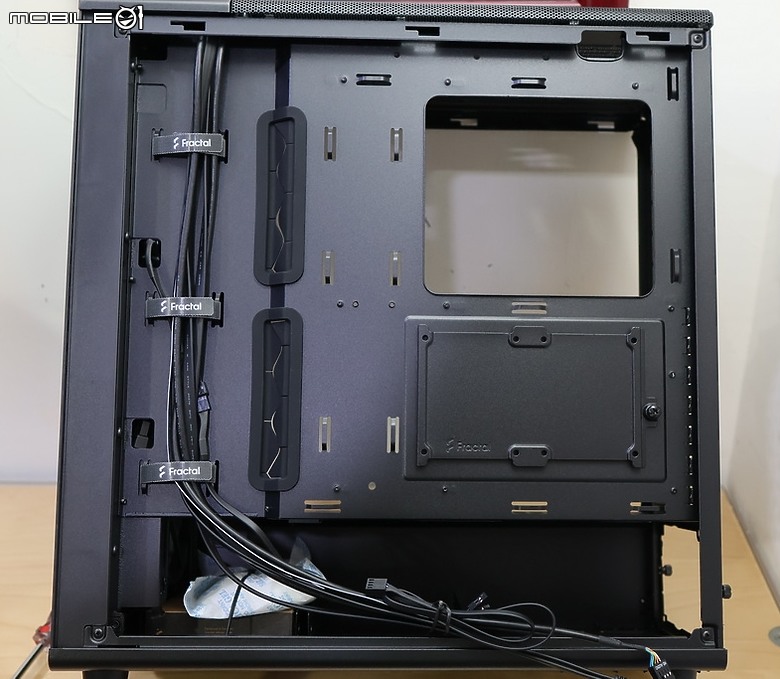 散熱強化升級 FD North 新色系 Momentum 極簡黑魂風