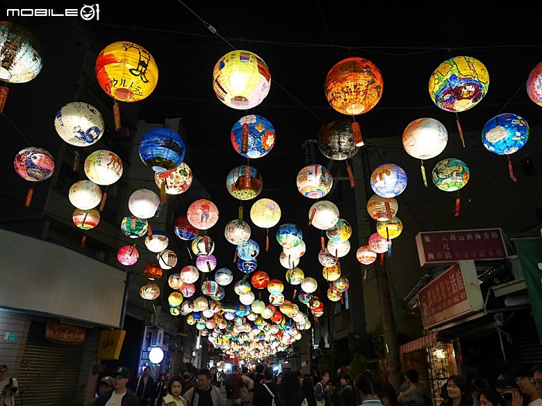 【小惡魔驫到成功】普濟殿燈會與馬年神農街花燈展,過年來臺南賞燈海 — 2026年新年走春 第二站