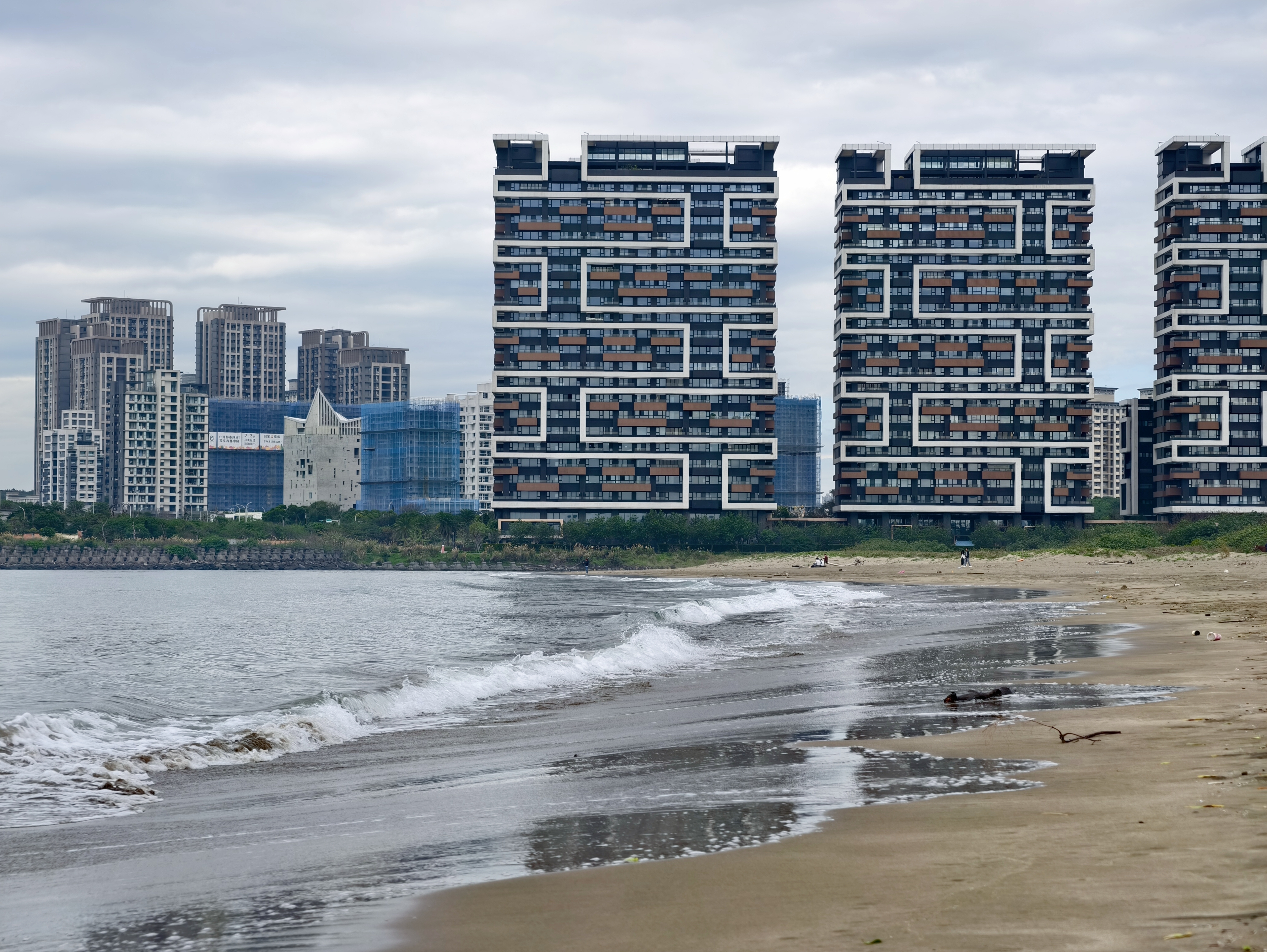 用特休換來的美景，我們的淡水一日遊：天元宮櫻花、匕匕庄紅梅、沙崙海灘