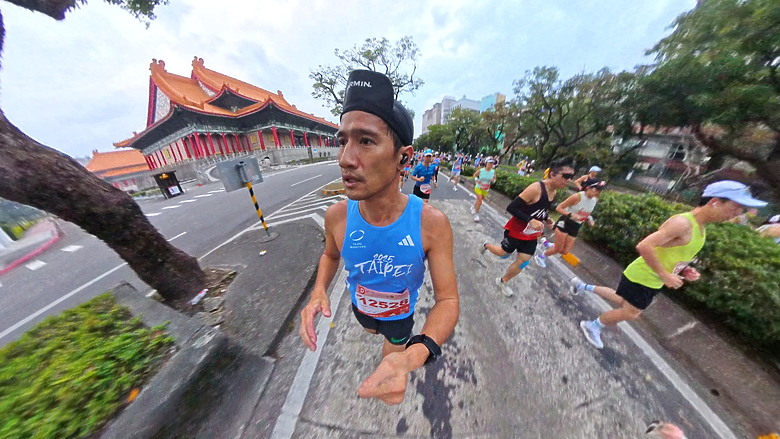 (映像運動) “2025臺北馬拉松 EP3”找回成功挑戰初馬的感動in 2025臺北馬拉松 42k(天氣：陰雨、起跑氣溫：20、濕度：84%)
