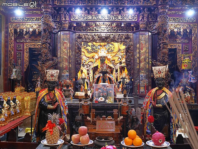 【小惡魔驫到成功】普濟殿燈會與馬年神農街花燈展,過年來臺南賞燈海 — 2026年新年走春 第二站