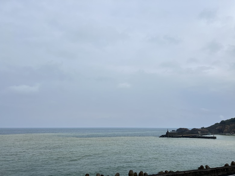 【小惡魔驫到成功】陰雨中的金瓜石更迷人|十三層遺址、陰陽海、黃金瀑布一次走訪小旅行