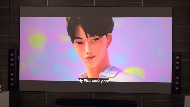 客廳美學與極致影音的碰撞！Epson LS970 4K AI雷射超短焦投影機