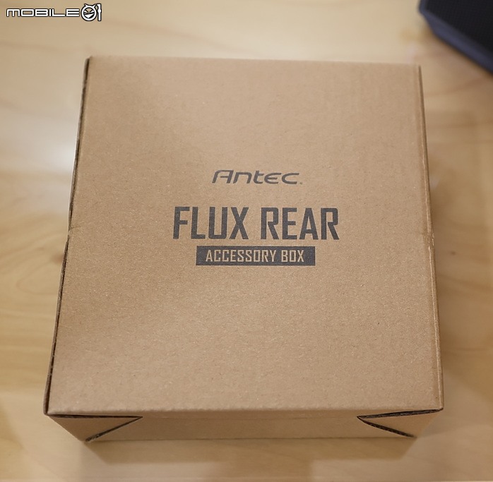Antec FLUX REAR 兼顧散熱與質感的實木設計