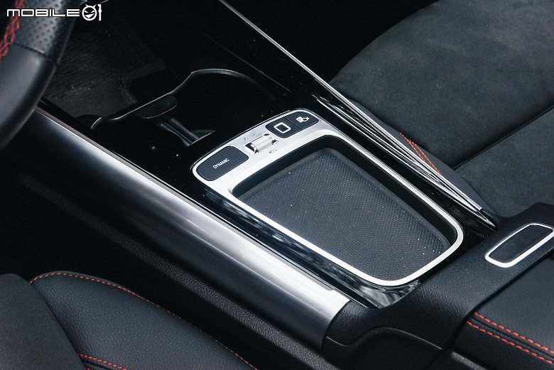駕著新年式Mercedes-Benz EQA 250+走訪落羽松景點｜配備到位的優質代步車人選！