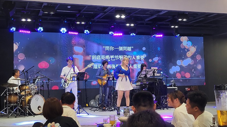 【小惡魔驫到成功】萬里奔馳 ~ 為家人的出遊笑容滾動 // Bridgestone Turanza 6