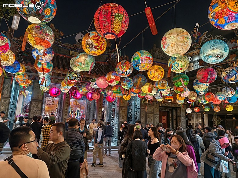 【小惡魔驫到成功】普濟殿燈會與馬年神農街花燈展,過年來臺南賞燈海 — 2026年新年走春 第二站