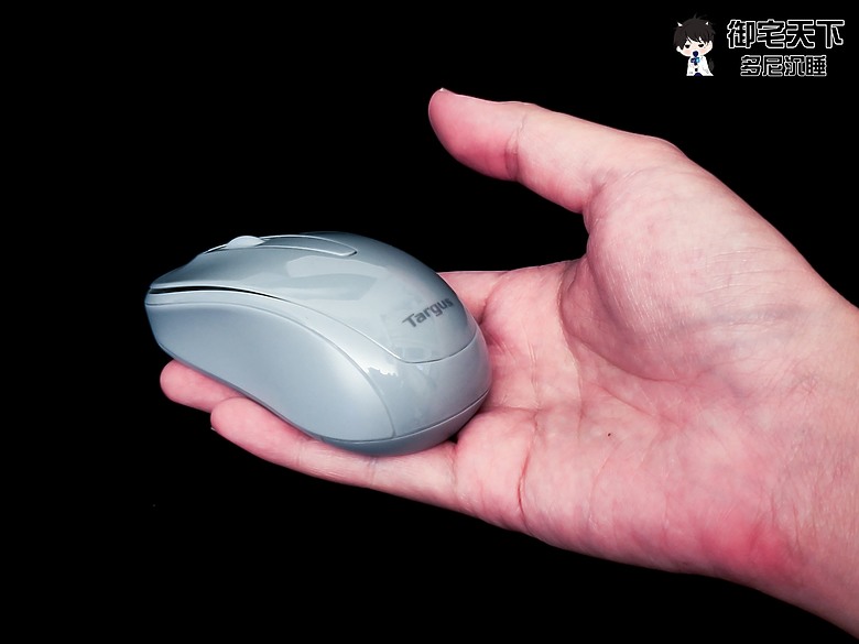 開箱｜【Targus 泰格斯】TARGUS AMW600 W600 2.4G 光學無線滑鼠 - 不到 300 元，1600DPI 的親民之作！