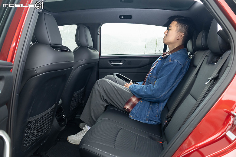 Foxtron Bria Emerge 試駕｜後驅滿配才是Bria的最佳解？