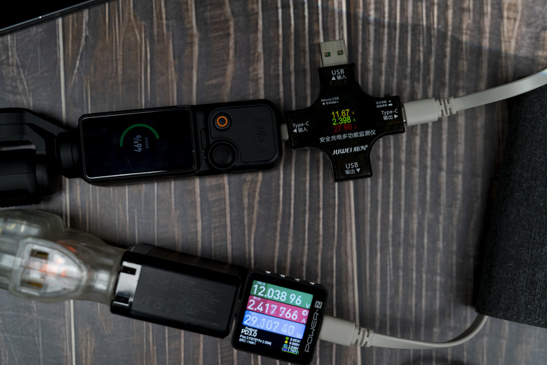 點我看大圖 【小惡魔驫到成功】Moshi IonGo 10K Duo-C PD充電帶線行動電源 ┇質感外型 ┇十年保固