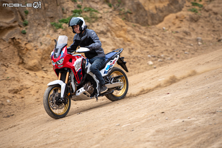 2026 HONDA AFRICA TWIN 1100 ES / ADV SPORTS 雙車試駕小改款，全面電子懸吊時代來臨