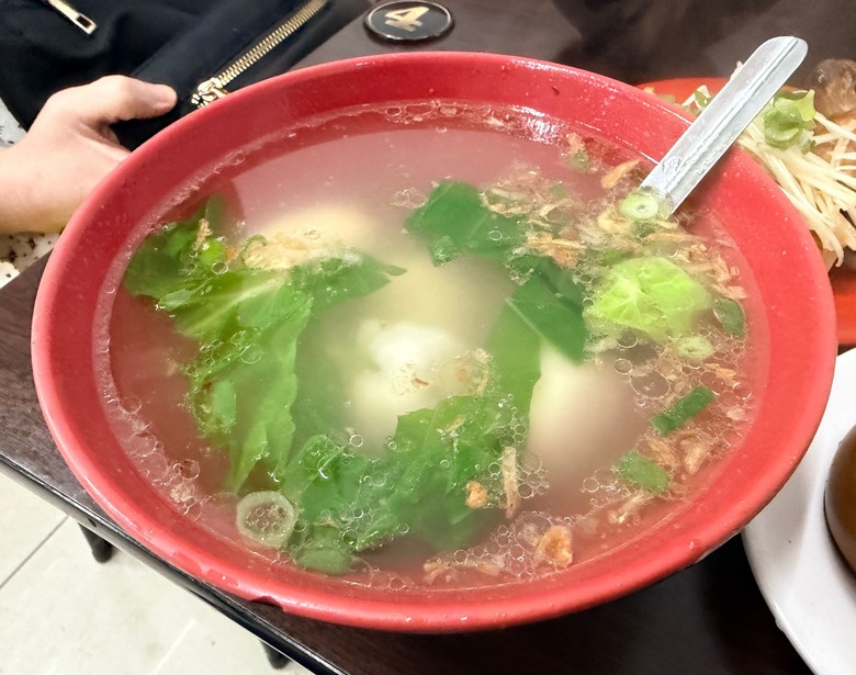 【新莊臭豆腐】廟口人氣小吃一次吃齊！種類超多、天天吃也不膩的平價美味