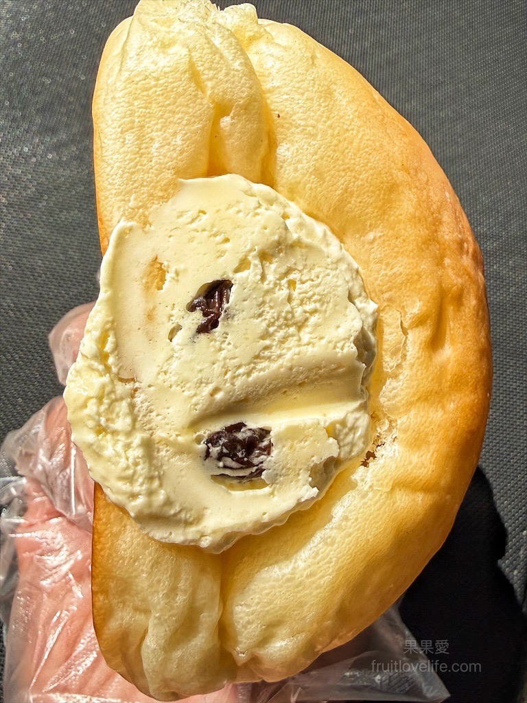 當日現做新鮮烘焙，品項豐富，服務親切溫暖，不只賣麵包還有賣咖啡