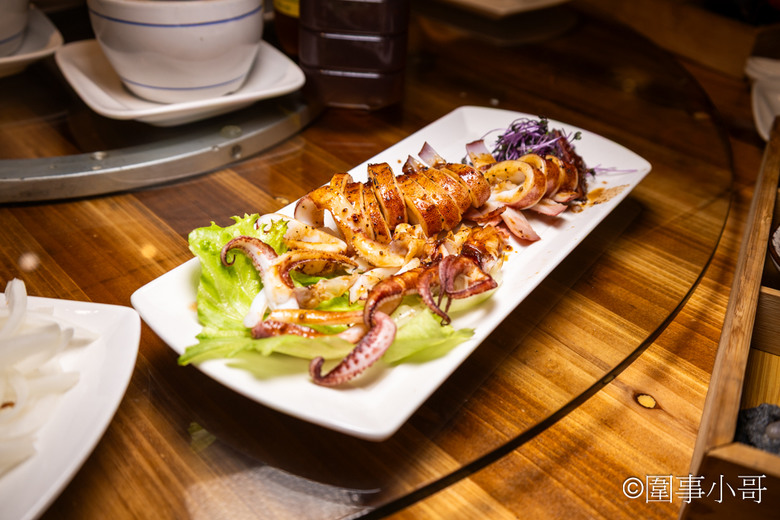 宜蘭冬山美食-六張桌中式料理，好吃不貴的無菜單桌菜再加上精緻豐富的定食套餐～我一試就成主顧了！