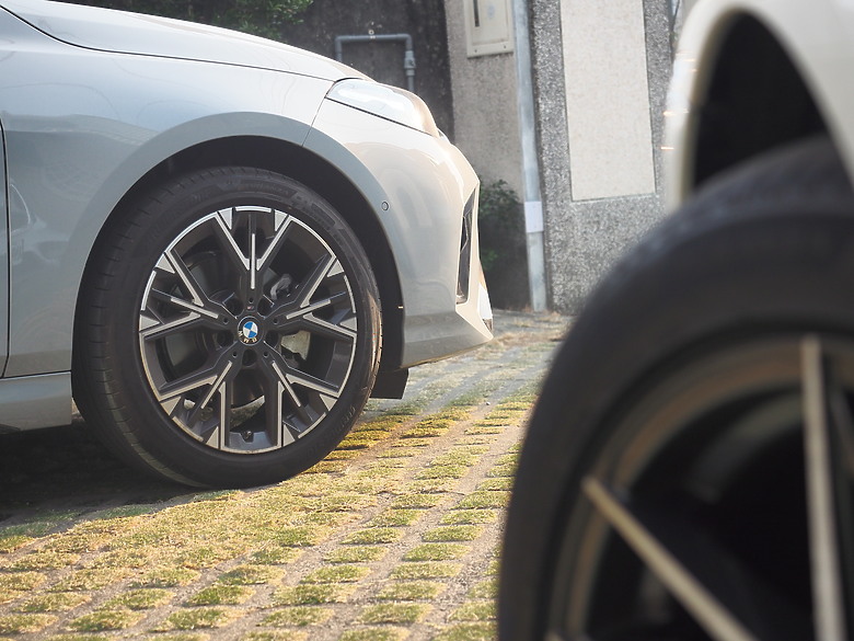 【小惡魔驫到成功】萬里奔馳 ~ 為家人的出遊笑容滾動 // Bridgestone Turanza 6