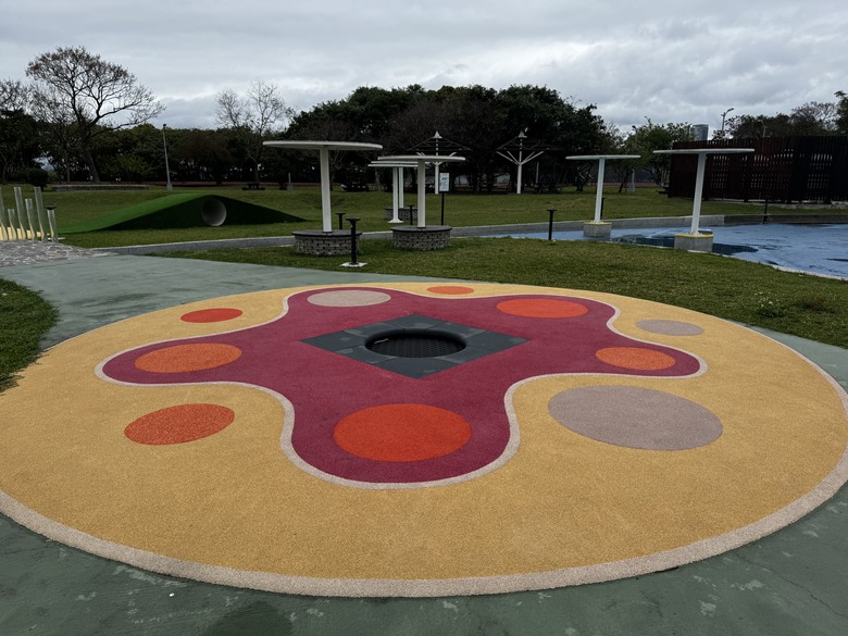 【小惡魔驫到成功】新年不跑遠，在城市裡找一片空地，帶著孩子內湖運動公園放電去