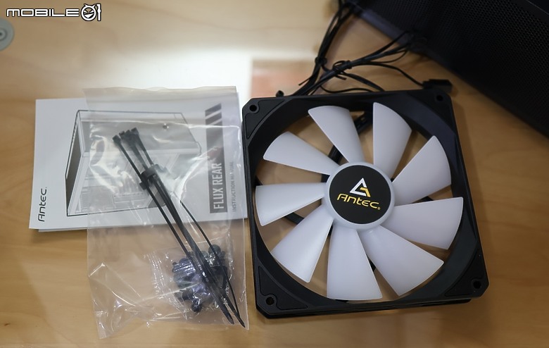 Antec FLUX REAR 兼顧散熱與質感的實木設計