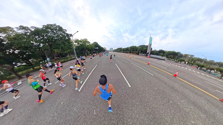(映像運動) “2025臺北馬拉松 EP3”找回成功挑戰初馬的感動in 2025臺北馬拉松 42k(天氣：陰雨、起跑氣溫：20、濕度：84%)