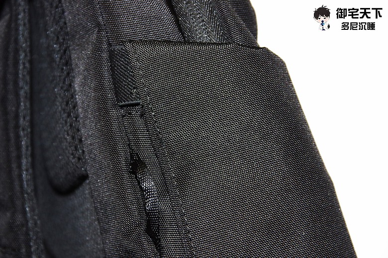 開箱｜【Targus 泰格斯】TBB657GL 15-16” Work+&trade; EcoSmart&reg; 背包 - 低調好用，有著極好筆電收納設計！