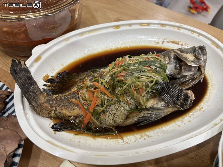 點我看大圖 【小惡魔驫到成功】除夕團圓飯報到!今年外帶年菜靠 NN-ST65J神助攻,讓整桌飯菜熱騰騰