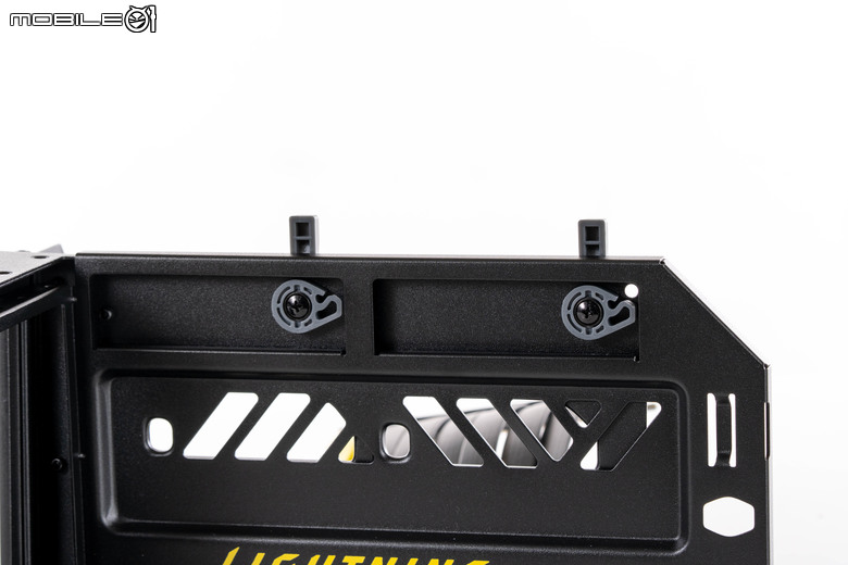 微星 GeForce RTX 5090 32G Lightning Z 顯示卡開箱實測 打造效能天花板 全球限量 1300 張的超頂之作