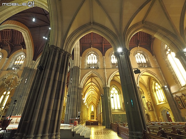 墨爾本CBD之聖巴特利爵主教座堂 (Saint Patrick's Cathedral)、皇家拱廊(Royal Arcade)、舊郵政局(Former General Post Office)、中央拱廊(Centreway Arcade)、咖啡巷(Degraves St)，附掛墨爾本經典咖啡館 Brunetti Oro Flinders Lane — 2026東澳洲四大城巡遊之墨爾本段 第2部