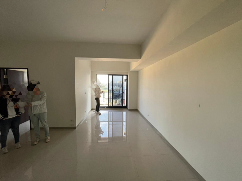 【開箱】當類「奶油風」遇上個性黑？完美調和男女雙方品味｜用高低差打造空間感｜屬於自己的專屬美學