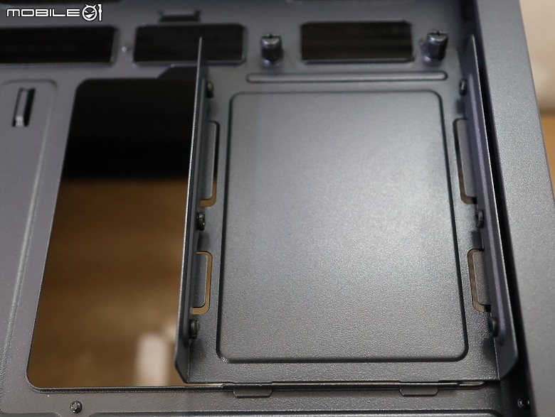 Antec FLUX REAR 兼顧散熱與質感的實木設計