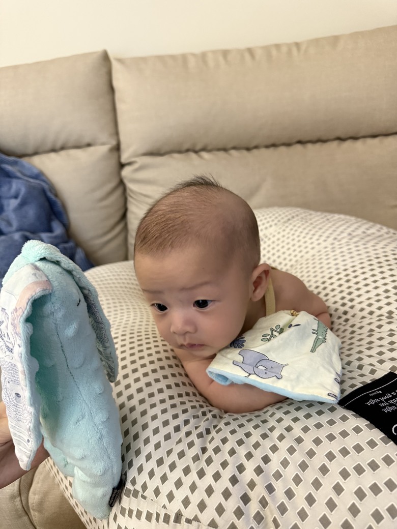 分享親自使用育兒好物-gunite 寶寶懶骨頭包覆機能親子互動窩