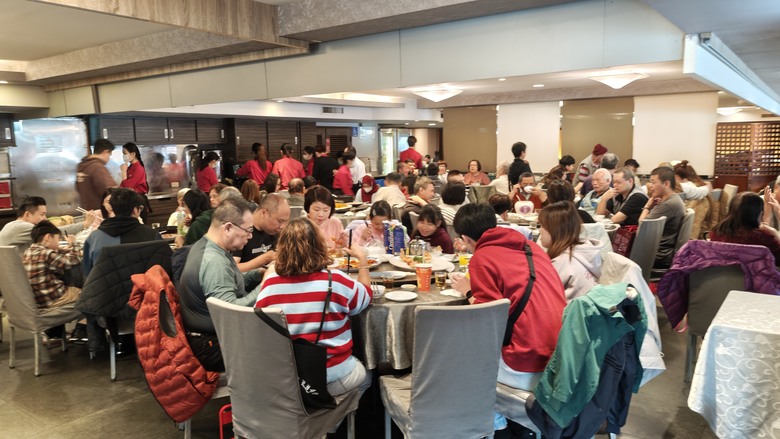 春節過後之走春 & 春酒行 - 桃園燈會 / 新東南海鮮餐廳 / 建國花市~