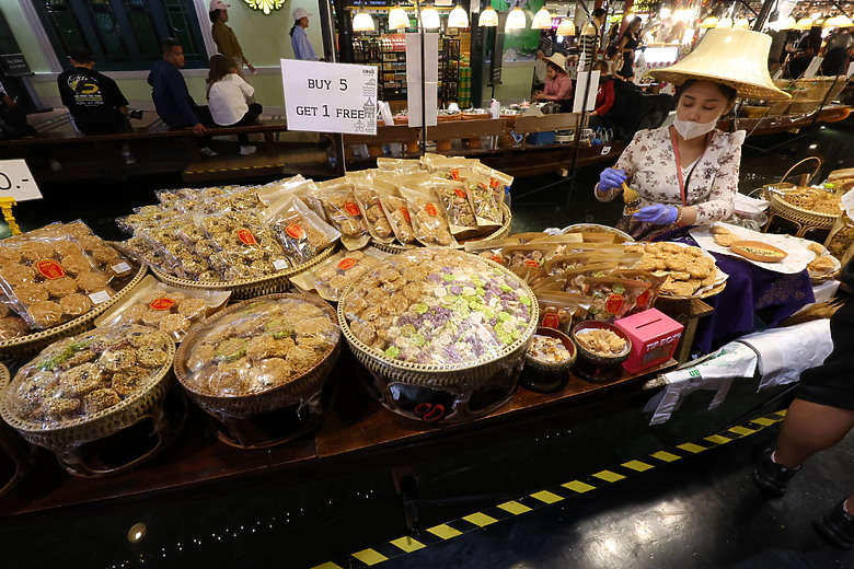點我看大圖 泰國曼谷--Dusit Central Park百貨/唐人街夜市/ICONSIAM購物中心/美食觀光巴士/BIG C伴手禮天堂/朱拉隆功夜市