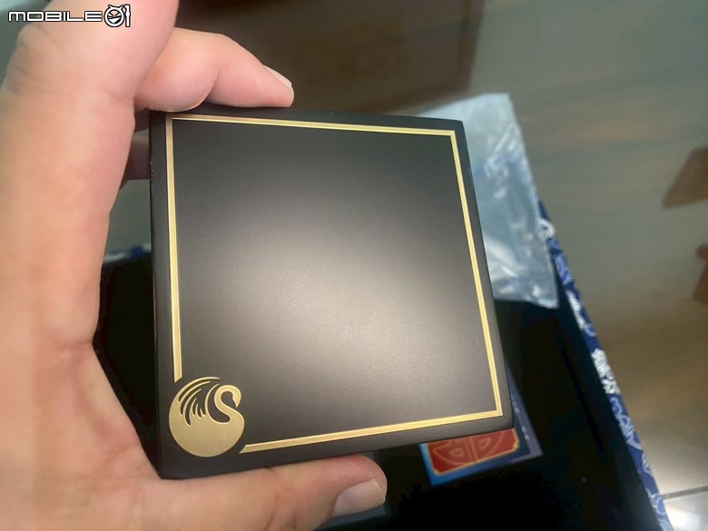 點我看大圖 【分享開箱】2025澳洲柏斯鑄幣廠鸞鳳和鳴雙鳳1盎司精鑄金幣Chinese Myths and Legends Double Phoenix 2025 1oz Gold Proof Coin