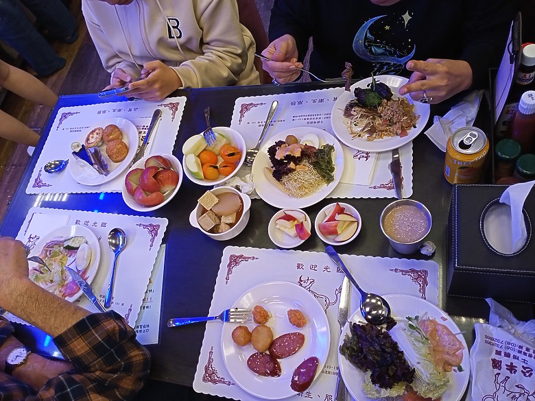 【小惡魔驫到成功】吃尾牙啦