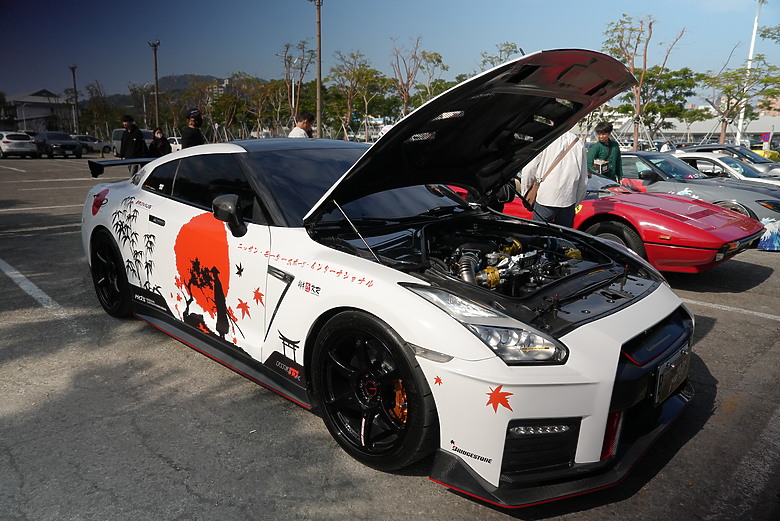 點我看大圖 港邊的引擎咆哮,高雄移動時尚週超熱鬧!AUDI RS3 帶你感受賽車 DNA
